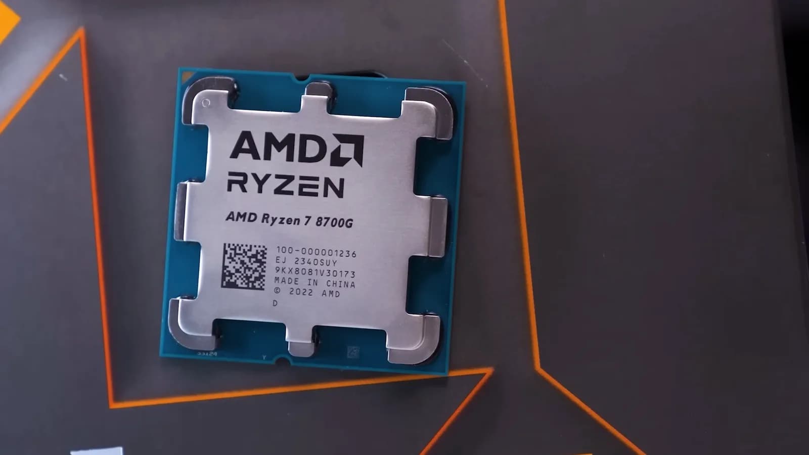 AMD Ryzen 7 8700G
