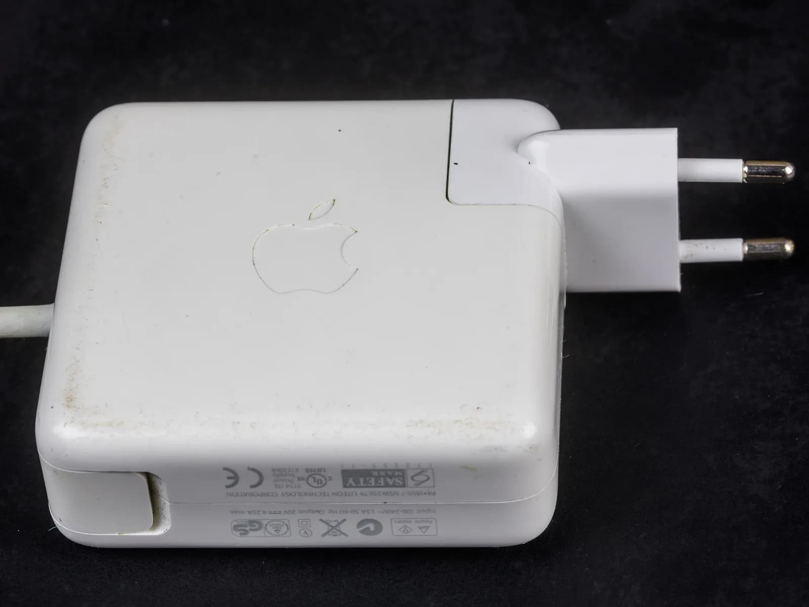 Apple 85W MagSafe 2 Power Adapter