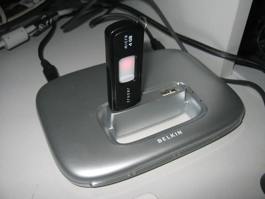 Belkin 7-Port Powered USB Hub