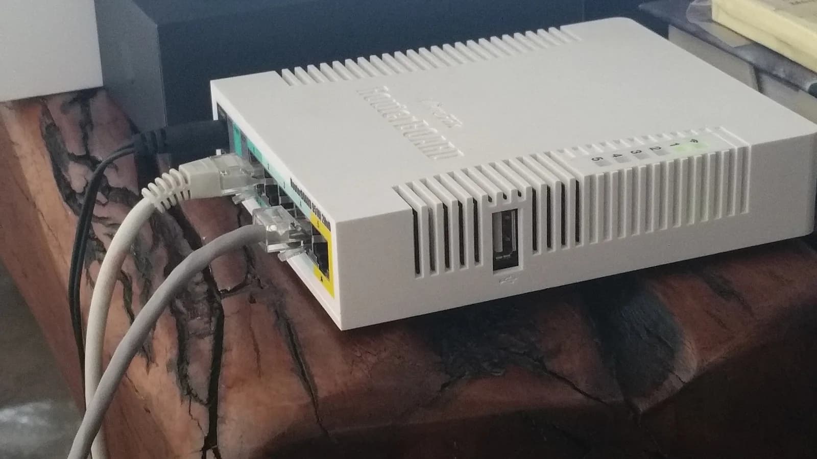 MikroTik RB951Ui-2HnD