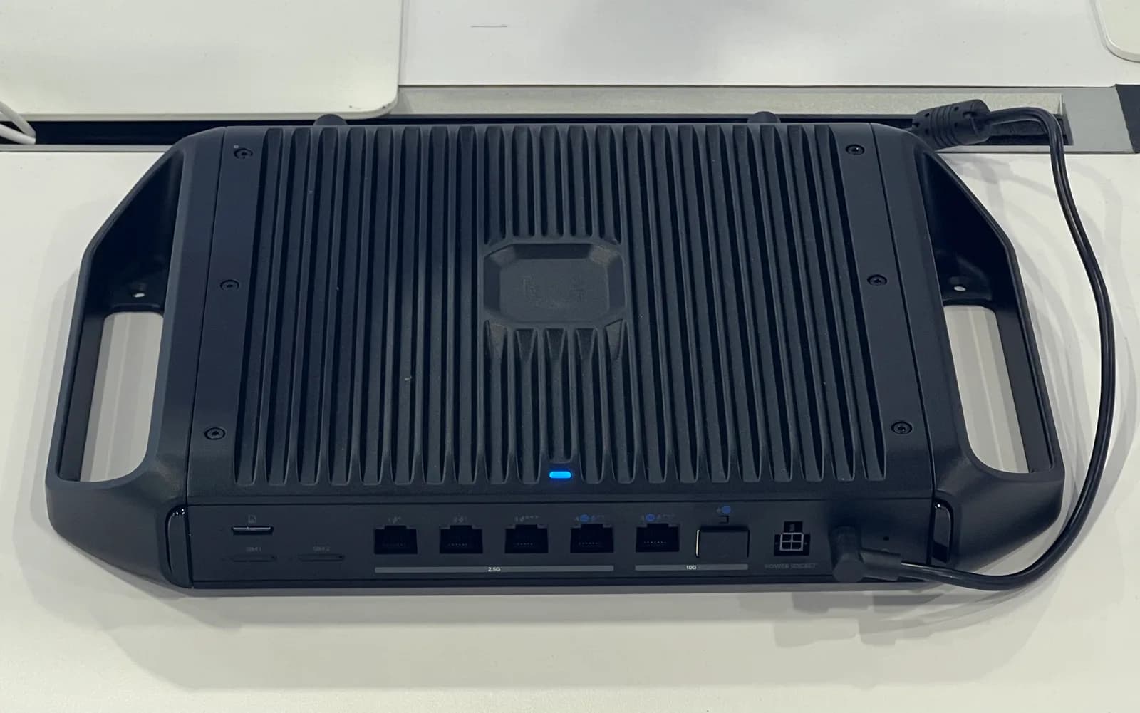 Ubiquiti UniFi Cloud Gateway Industrial